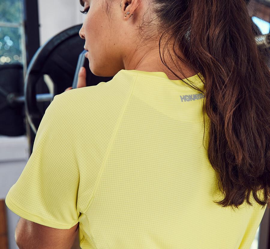 Hoka One One Womens Tops - Performance Short Sleeve - Yellow - DAJX75319